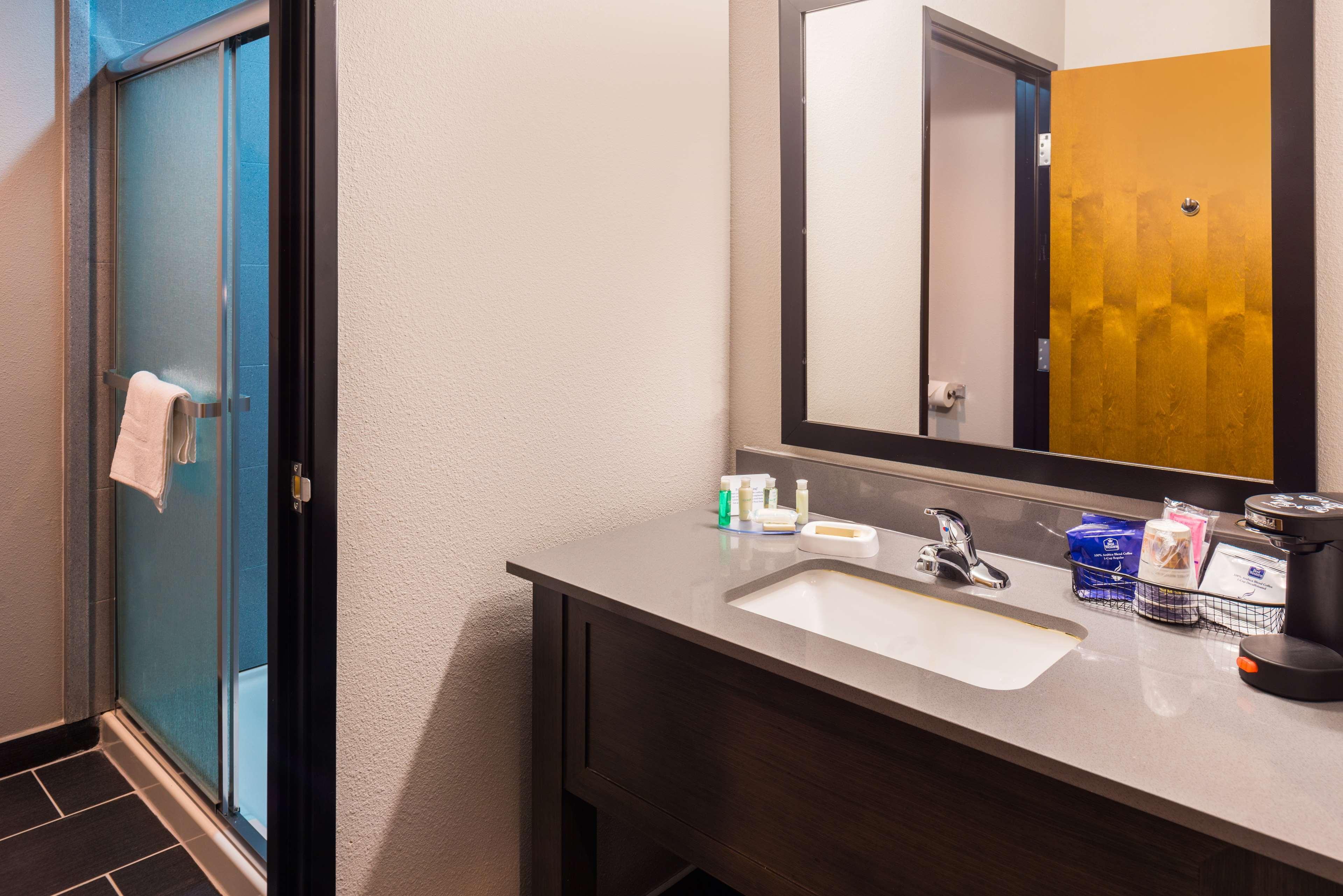 Best Western Plus Regency Park Walker Dış mekan fotoğraf