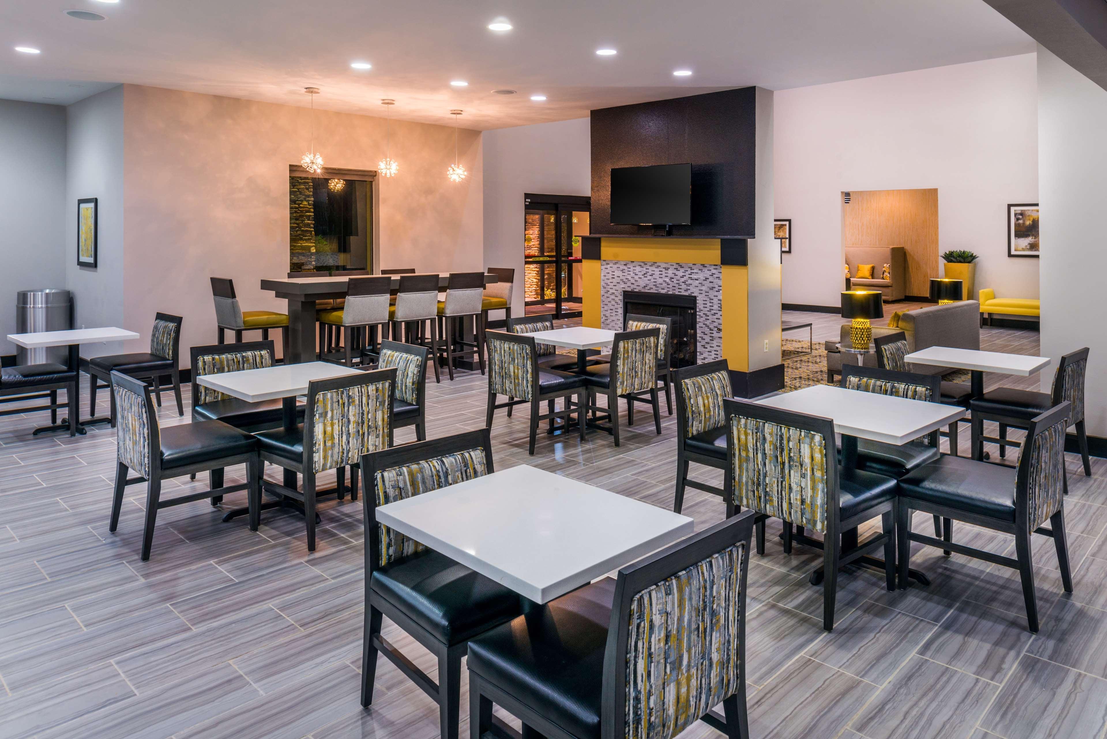 Best Western Plus Regency Park Walker Dış mekan fotoğraf
