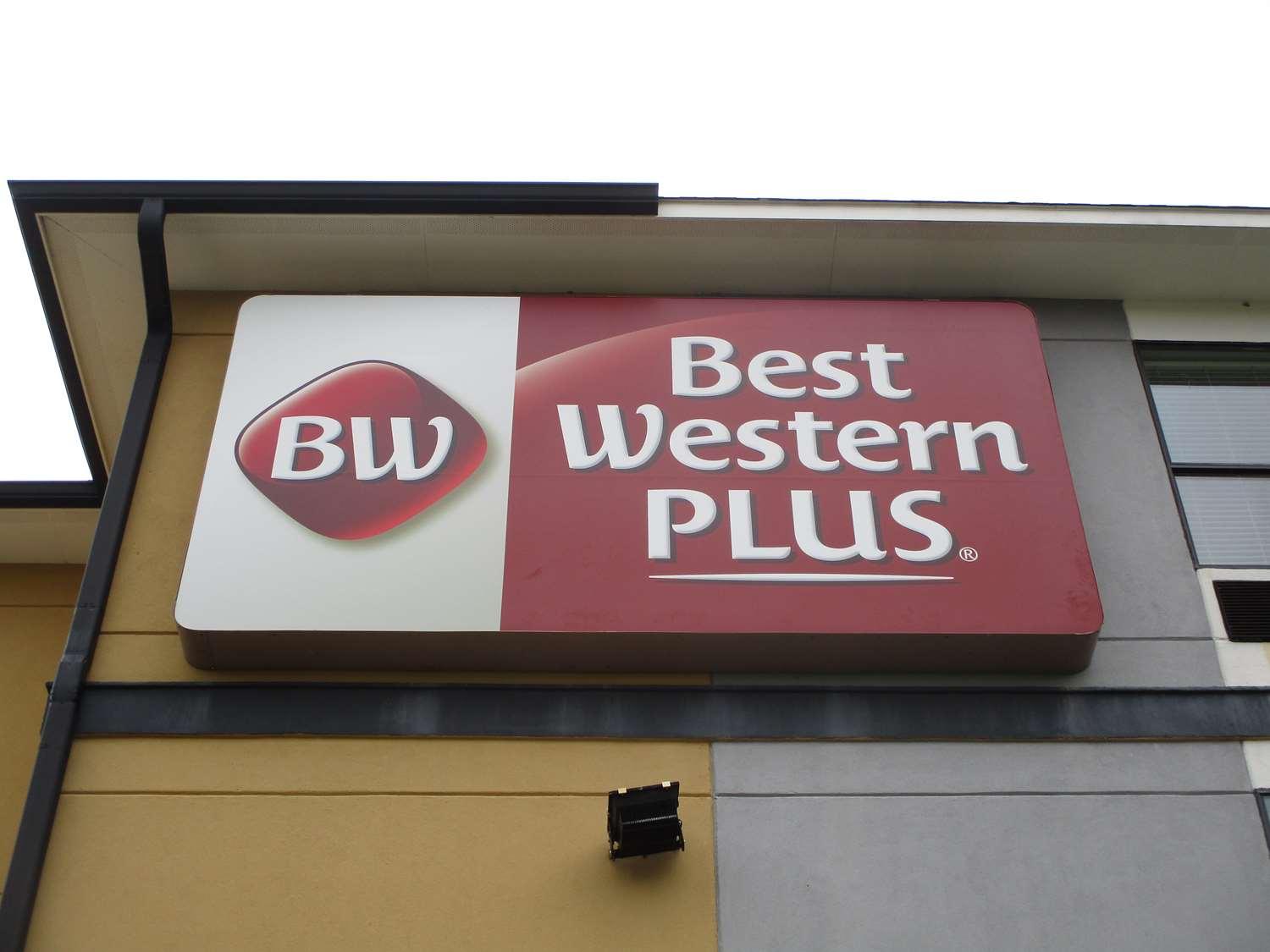 Best Western Plus Regency Park Walker Dış mekan fotoğraf